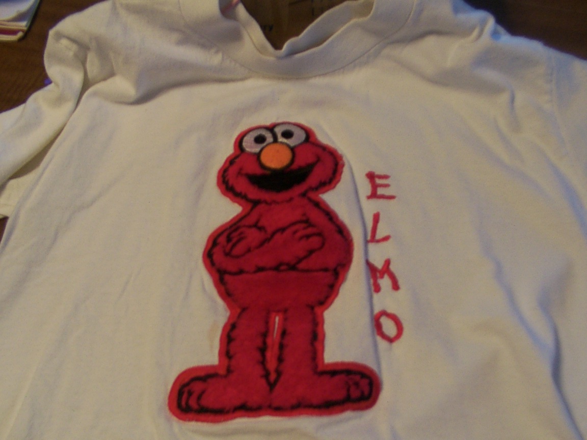White Elmo tee size Large